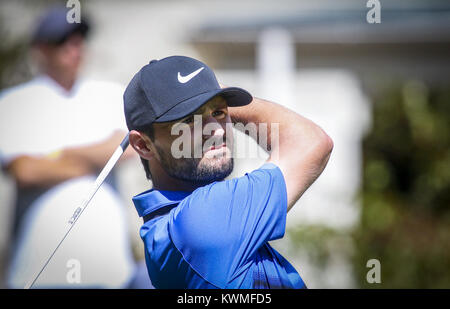 Davenport, Iowa, USA. 13 Aug, 2016. Professionelle Golfspieler Kyle Stanley T-Stücke weg auf einem am Samstag zu Beginn der dritten Runde der John Deere Classic in Silvis, 13. August 2016. Credit: Andy Abeyta/Viererkabel - Zeiten/ZUMA Draht/Alamy leben Nachrichten Stockfoto