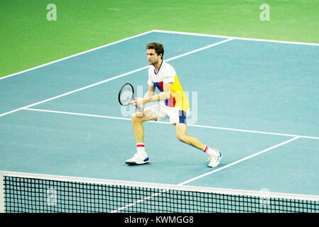 Pune, Indien. 3. Januar 2018. Gilles Simon von Frankreich in Aktion in der zweiten Runde der Konkurrenz Singles bei Tata Open Maharashtra am Mahalunge Balewadi Tennis Stadium in Pune, Indien. Credit: karunesh Johri/Alamy Leben Nachrichten. Stockfoto