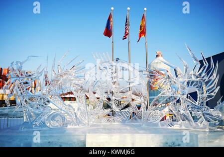 Harbin. Am 4. Januar, 2018. Foto auf Jan. 4, 2018 zeigt eine Skulptur von einem russischen Team bei der 7. China Harbin international Eisskulptur Wettbewerb in Harbin erstellt, im Nordosten der chinesischen Provinz Heilongjiang. Die 5-tägige Wettbewerb abgeschlossen hier am Donnerstag. Credit: Wang Jianwei/Xinhua/Alamy leben Nachrichten Stockfoto