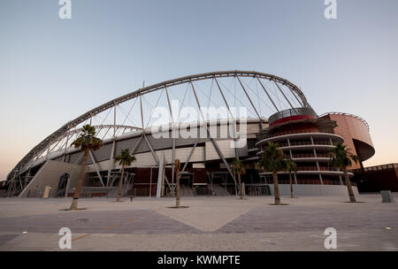 Doha, Katar. Am 4. Januar, 2018. Eine Außenansicht des Khalifa International Stadium in Doha, Katar, 4. Januar 2018. Die Endrunde der Fußball-WM wird in Katar im Jahre 2022 statt. Credit: Sven Hoppe/dpa/Alamy leben Nachrichten Stockfoto