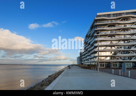 AARHUS, Dänemark - 9. AUGUST 2016: Blick von externen Der Isbjerget Aarhus, Wohnhaus im Aarhus Docklands Nachbarschaft, es ist situieren Stockfoto