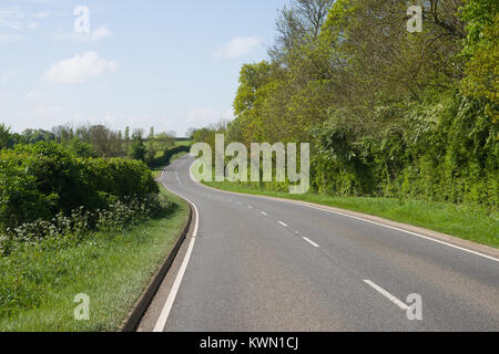 Die leeren B 4455 Fosse Way in der Nähe von Ettington, Warwickshire, England, Großbritannien Stockfoto