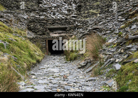 Eingang zum alten Minen an Cwmorthin Steinbruch in der Nähe von Blaenau Ffestiniog, North Wales. Stockfoto