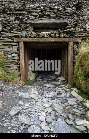 Eingang zum alten Minen an Cwmorthin Steinbruch in der Nähe von Blaenau Ffestiniog, North Wales. Stockfoto