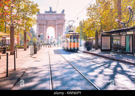 Berühmte vintage Straßenbahn in Mailand, Lombardei, Italien Stockfoto