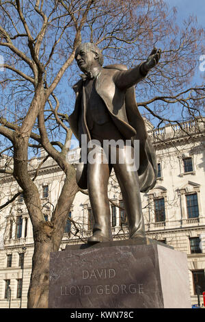 Statue des David Lloyd George an Parliament Square in London, England. Lioyd George (1863 - 1945) war Premierminister von Großbritannien von 1916 bis 1922 Stockfoto