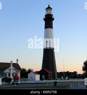 Die schwarzen und weißen Tybee Insel Leuchtturm in der Nähe von Savannah Georgia Stockfoto