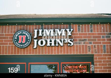 Fassade mit Beschilderungen für die Fast-Food-Restaurant Jimmy John's Sandwiches in San Ramon, Kalifornien, 28. Juni 2017. Stockfoto