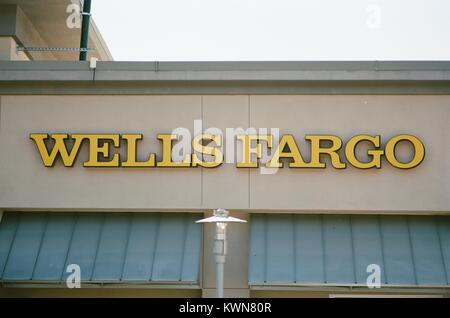 In der Nähe von Zeichen an der Wells Fargo Bank Filiale in der San Francisco Bay Area Stadt San Ramon, Kalifornien, 28. Juni 2017. Stockfoto
