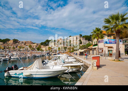 Strandpromenade, bei Yacht Hafen, Port de Soller, Mallorca, Balearen, Spanien Stockfoto