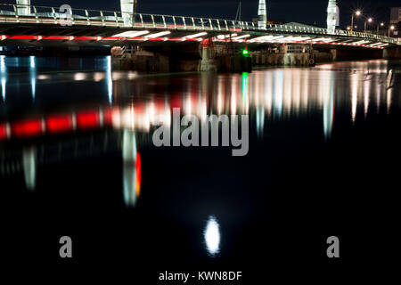 Poole/Segel Brücke auf Moonlight Stockfoto