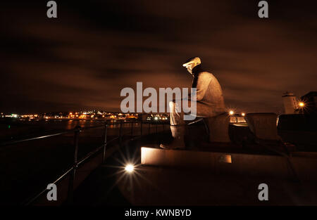 Die Fiddlers Green Skulptur, die Kosten und die Rautetaste; 75.000, auf der North Shields Fisch Quay. Stockfoto