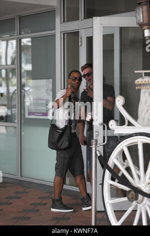 MIAMI BEACH, FL - 15. Juli: (exklusive Deckung) Craig David in South Beach. Craig Ashley David (* 5. Mai 1981) ist ein britischer Sänger und Songwriter. Am 15. Juli 2011 in Miami Beach, Florida, Leute: Craig David Stockfoto