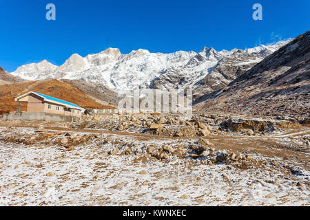 Kedarnath (Kedar Dome) ist ein Berg in den Gangotri Gruppe von Peaks in der westlichen Garhwal Himalaya in Uttarakhand, Indien. Stockfoto