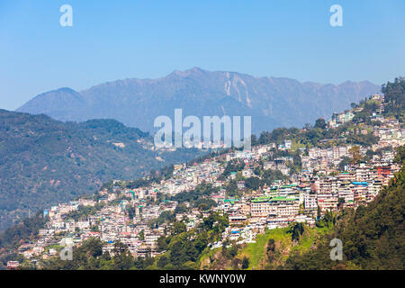 Gangtok Stadt Antenne Panoramablick von der Seilbahn im indischen Bundesstaat Sikkim, Indien Stockfoto