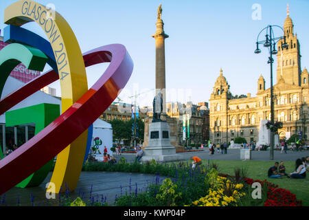 Das große G Skulptur und Stadt Kammern, bei der XX Commonwealth Games, George Square, Glasgow, Schottland Stockfoto