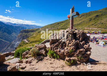 Cruz Del Condor Denkmal, Colca Canyon, Peru Stockfoto