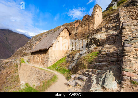 Ruinen von Ollantaytambo. Ollantaytambo ist eine Stadt und eine Inca archäologische Stätte im Süden Perus. Stockfoto