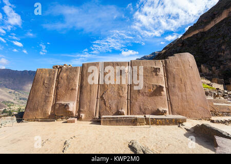 Ollantaytambo Wand der Sechs Monolithen (Sonnentempel) in Arequipa, Peru. Stockfoto