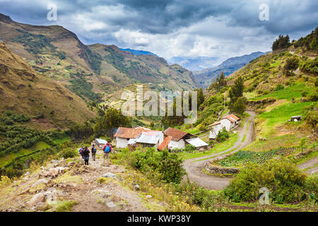 Landschaft von Santa Cruz Trek, Huascaran Nationalpark in den Anden von Peru Stockfoto