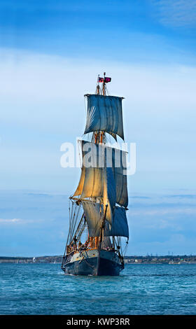 Tall Ship die Grafen von Pembroke aus segeln die Jurassic Coast von Dorset Stockfoto