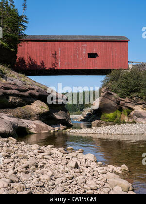 Punkt Wolfe Covered Bridge, Bay of Fundy National Park, Bucht von Fundy, New Brunswick, Kanada. Stockfoto