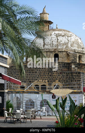 TIBERIAS, ISRAEL - ca. Oktober 2014 Moschee im Zentrum der alten Stadt Stockfoto