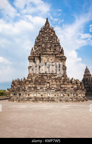 Oder Candi Prambanan Rara Jonggrang ist ein hinduistischer Tempel in Java, Indonesien, gewidmet der Trimurti: Der Schöpfer (Brahma), der Bewahrer (Vish Stockfoto