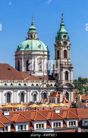 Prager Nikolaikirche Mala Strana Europäische Architektur Stockfoto