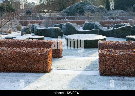 Scampston ummauerten Garten, North Yorkshire, UK. Winter, Dezember 2017. Ein vier Hektar großen zeitgenössischen Garten entworfen von Piet Oudolf. Stockfoto