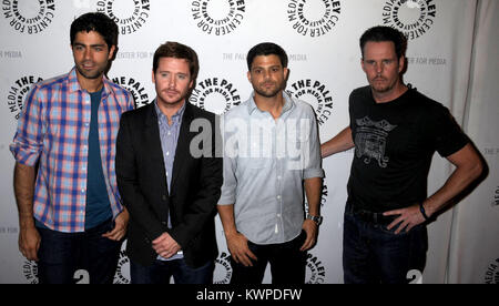 NEW YORK, NY - 20. Juli: Schauspieler Adrian Grenier, Kevin Connolly, Produzent Doug Ellin, Jerry Ferrera und Kevin Dillon an einem Abend mit 'Entourage' an der Paley Center für Medien am 20. Juli 2011 in New York City. Menschen: von Entourage Cast Stockfoto