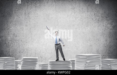 Fleißig, um erfolgreicher Geschäftsmann zu werden. Stockfoto