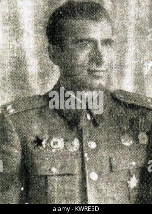 Foto mit Ratko Perić, einem Militärgeneral, der für seine Führungsrolle in der Armee bekannt ist. Das Bild stellt ihn in Uniform dar und repräsentiert seine Position innerhalb eines militärischen und historischen Rahmens des 20. Jahrhunderts. Stockfoto