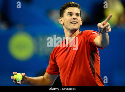 Doha, Katar. Am 4. Januar, 2018. Dominic Thiem von Österreich feiert, nachdem die singles Viertelfinalegleichen gegen Stefanos Tsitsipas Griechenlands bei der ATP Katar Open in Doha, Katar, Jan. 4, 2018. Dominic Thiem gewann 2-0. Credit: Nikku/Xinhua/Alamy leben Nachrichten Stockfoto