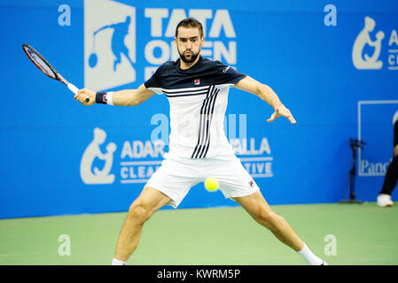 Pune, Indien. Am 4. Januar, 2018. Marin Cilic Kroatien in Aktion in einem Viertelfinale Spiel der Konkurrenz Singles bei Tata Open Maharashtra am Mahalunge Balewadi Tennis Stadium in Pune, Indien. Credit: karunesh Johri/Alamy leben Nachrichten Stockfoto