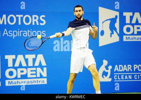 Pune, Indien. Am 4. Januar, 2018. Marin Cilic Kroatien in Aktion in einem Viertelfinale Spiel der Konkurrenz Singles bei Tata Open Maharashtra am Mahalunge Balewadi Tennis Stadium in Pune, Indien. Credit: karunesh Johri/Alamy leben Nachrichten Stockfoto