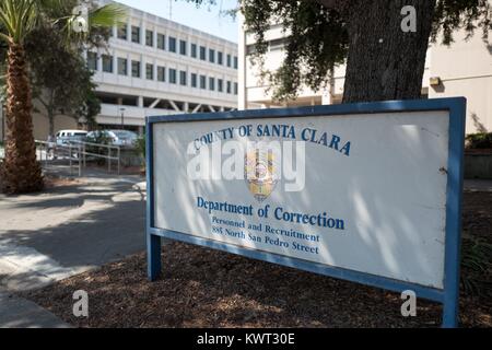 Beschilderungen für die Abteilung der Korrektur für Santa Clara, in der Civic Center San Jose, Kalifornien, 17. August 2017. Stockfoto