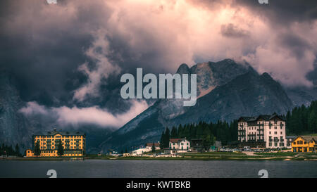 Misurina See, malerischen Nachmittag Szene, in der Drei Zinnen, Dolomiten, Italien, Europa. Stockfoto