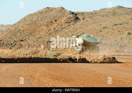 Bergbau Muldenkipper Stockfoto