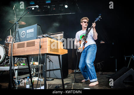 Die deutschen Rock duo ungerade Paar führt ein Live Konzert während der dänischen Musik Festival Roskilde Festival 2017. Dänemark, 27.06.2017. Stockfoto