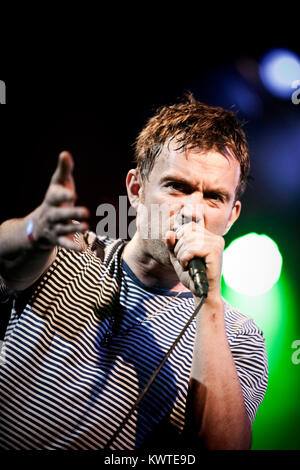 Die virtuelle Englischen band Gorillaz, angeführt von frontmann Damon Albarn, führt ein Live Konzert in der Orange Stage beim Roskilde Festival 2010. Dänemark, 01/07 2010. Stockfoto