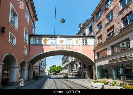 München, Deutschland - 29. Mai 2016: HypoVereinsbank Niederlassung in München. UniCredit Bank, besser unter dem Namen HypoVereinsbank bekannt, ist die fünftgrößte der Stockfoto