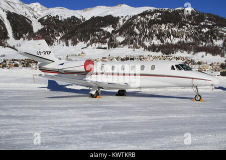 Samedan/Switzerlad: Netjets CS-DXP-Cessna 560XL Citation XLS am Engadin Airport in Samedan/Schweiz 18.02.2017 Stockfoto