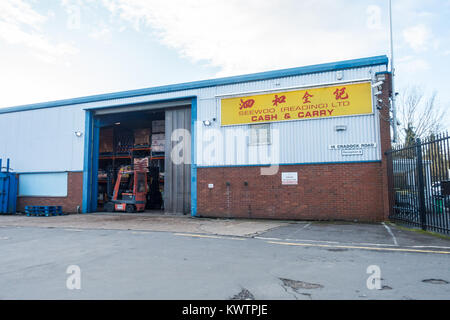 Seewoo ist eine orientalische Cash and Carry mit einem Store im Lesen. Es verkauft Waren aus Ländern wie China, den Philippinen, Malaysia und Thailand. Stockfoto