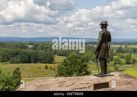 Das Denkmal zum Brigadier General Gouverneur Kemble Warren auf Little Round Top, Gettysburg National Military Park, Pennsylvania, United States. Stockfoto
