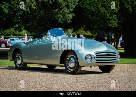 Classic & Oldtimer auf dem Display während der Concours der Eleganz in Hampton Court Palace Stockfoto