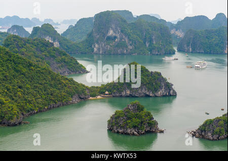 Luftaufnahme von Halong Bay, Vietnam Stockfoto