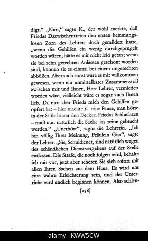 Das Bild zeigt ein Schloss, das mit Franz Kafka verbunden ist und architektonische Details zeigt und seine literarische Verbindung mit Orten der Autorität und Isolation repräsentiert. Stockfoto