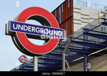 Colindale Zug- und U-Bahn Station in London, England Stockfoto