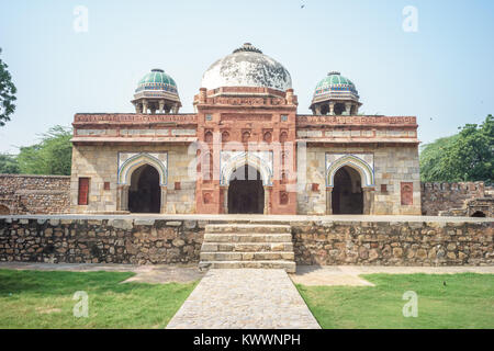 Grab und Moschee von Isa Khan in der Nähe von Humayun's Grabmal Stockfoto